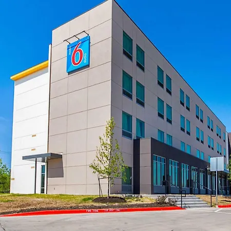 Studio 6 Austin Airport Hotel